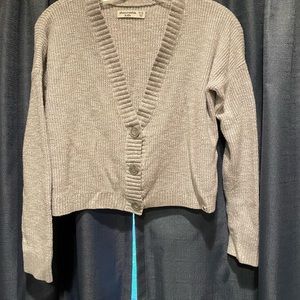 Abercrombie girls cropped sweater.  11/12.  Great condition, boxy style.